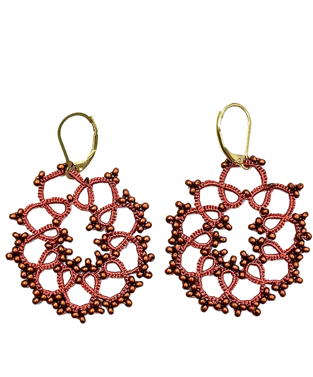 Boucles d'oreilles réalisées en fil et perles, au motif géométrique, modèle Flower