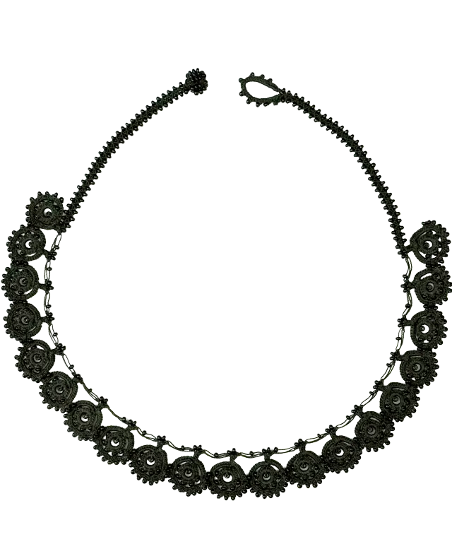 Focus on the carbon black Eda lace necklace with black pearl embellishments