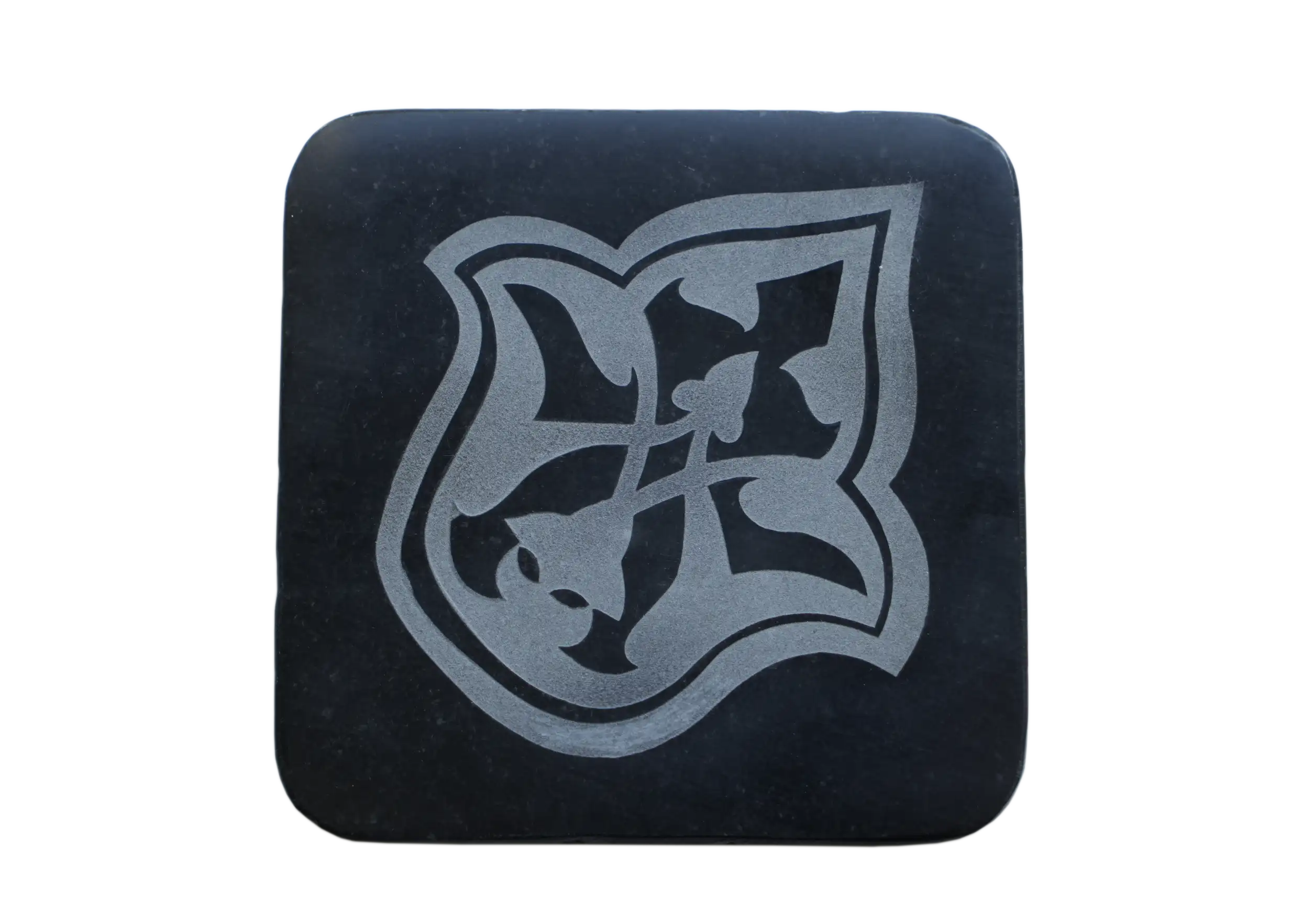 Black marble soap dish engraved with Iskendar motif