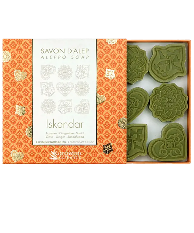 Set of 9 scented guest soaps Iskendar, presented on a cotton fouta