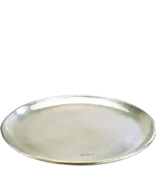 2 plateaux argentés et martelés Konya, de taille différente, logo Karawan authentic