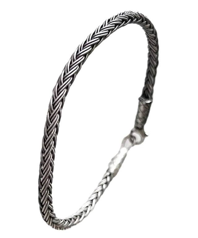 Zoom sur le bracelet kokaz modèle tresse ronde, le marque Karawan