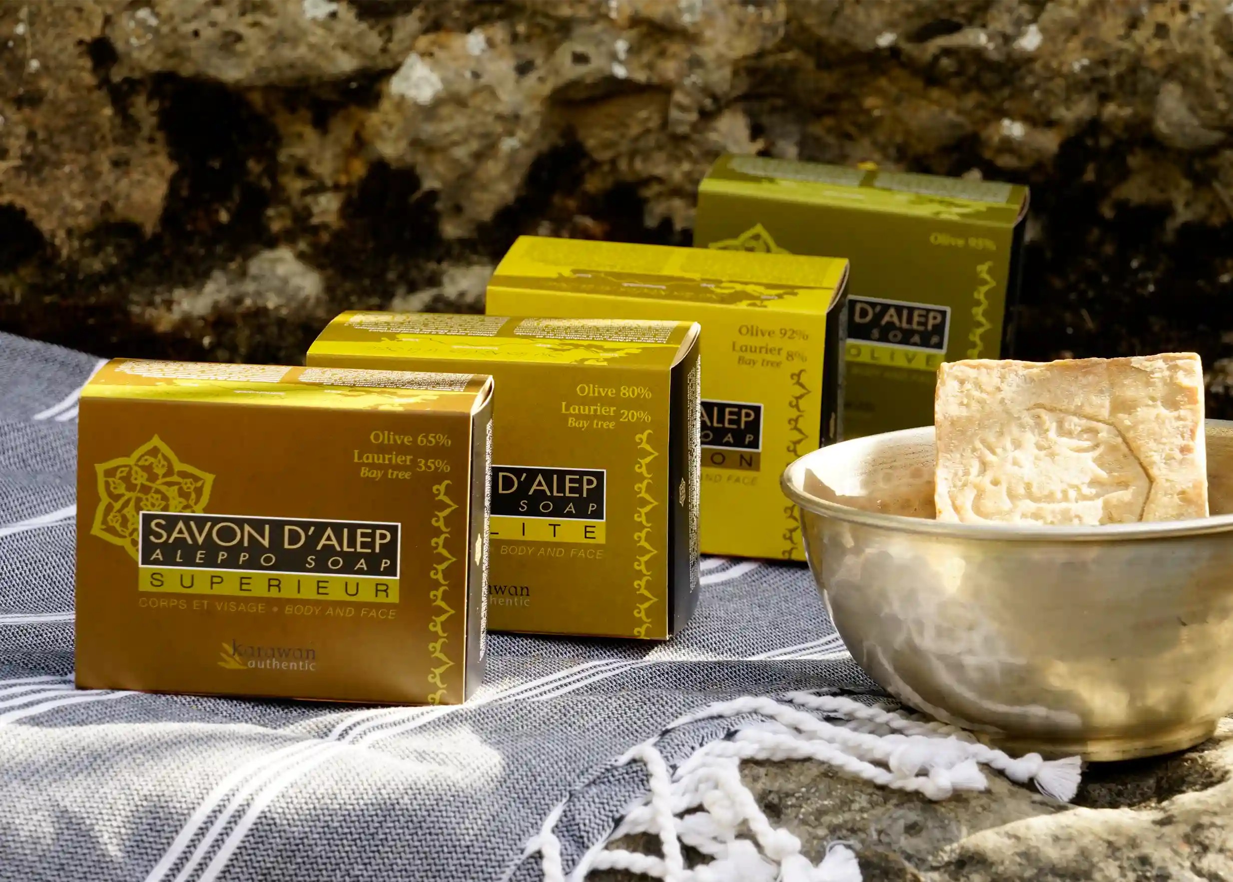 Savons authentiques à l'huile d'olive et l'huile de laurier