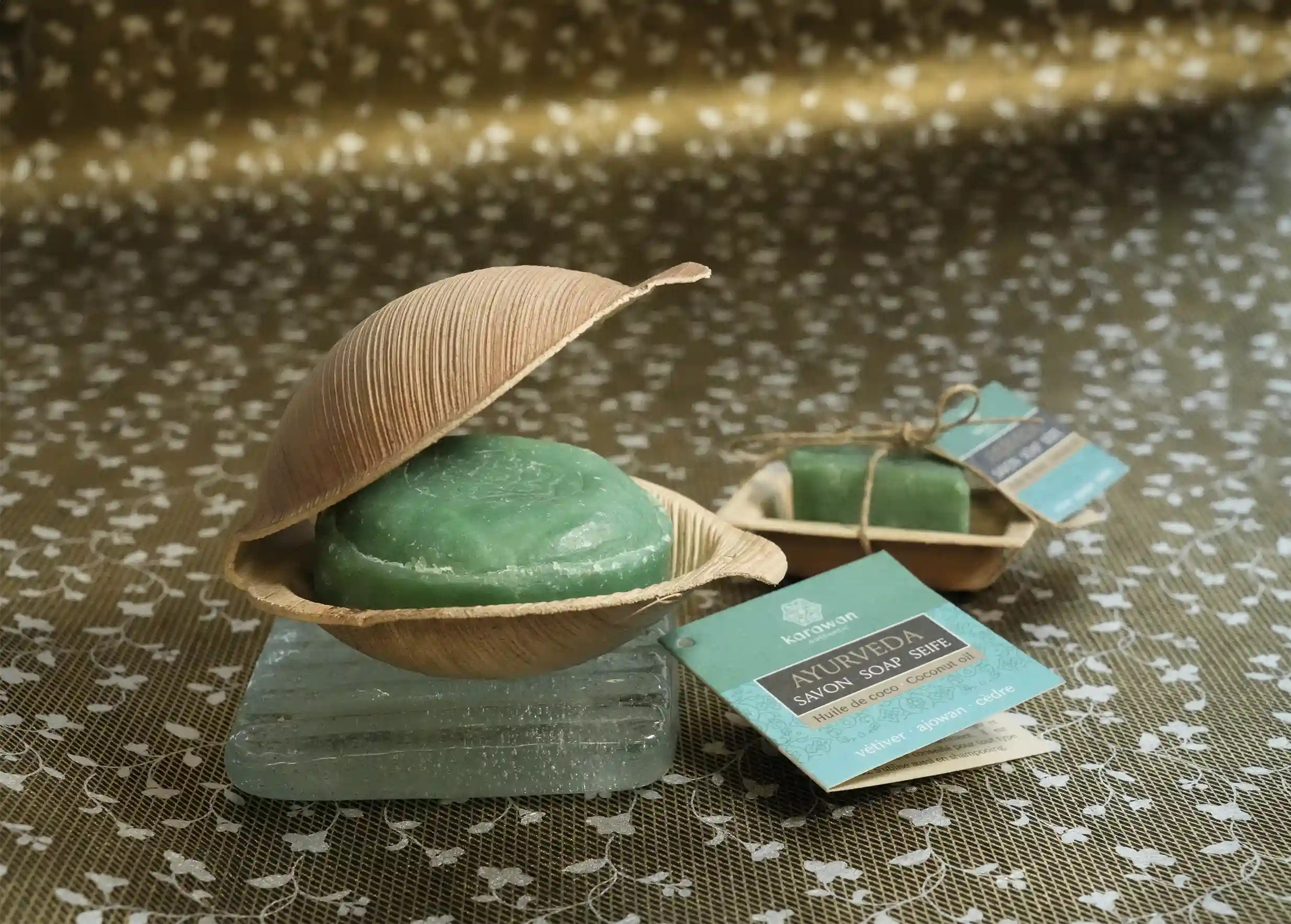 Ayurvedic vetiver mini soap in a vegetable shell, soap dish and small vetiver soap 20g