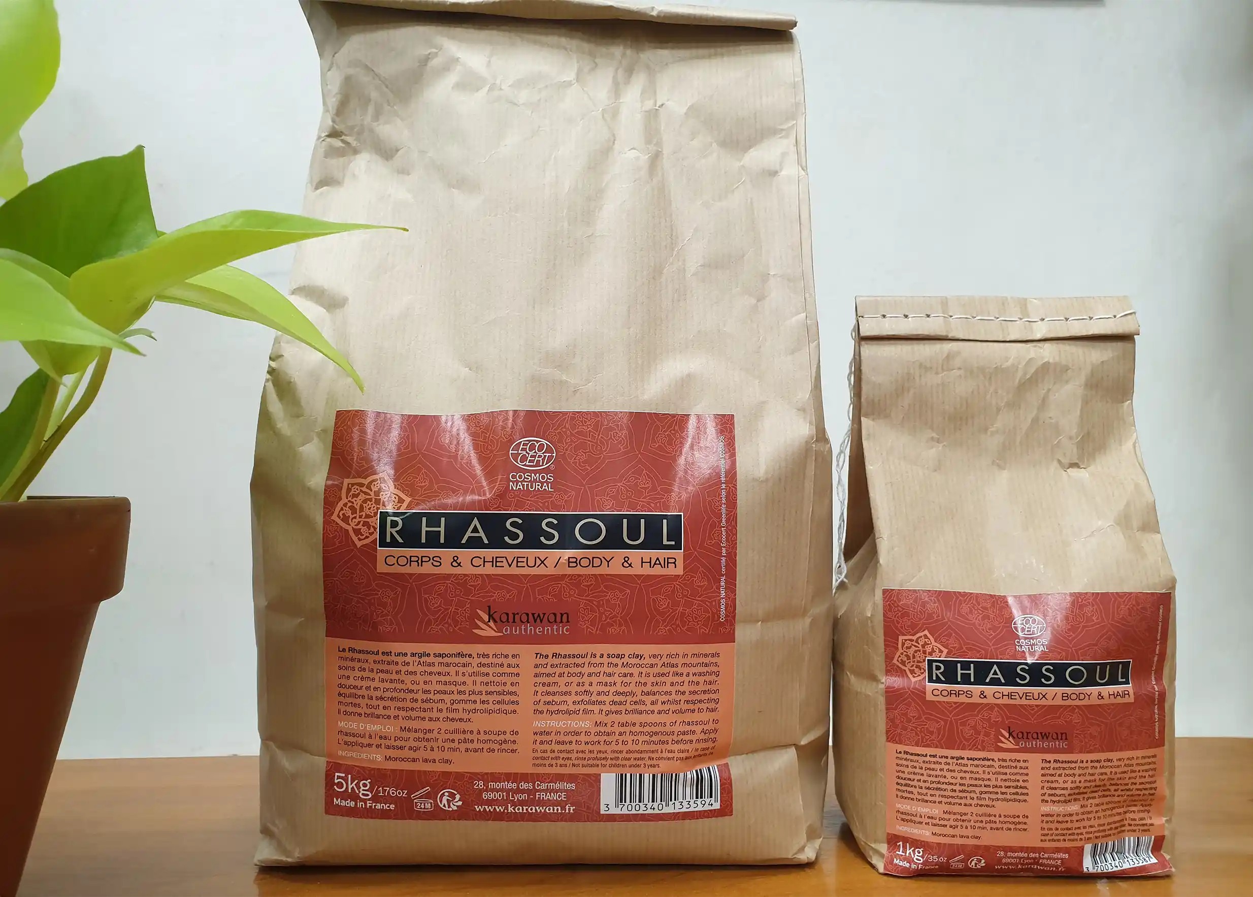 Powdered rhassoul sachets for body and hair, available in 1kg and 5kg packages
