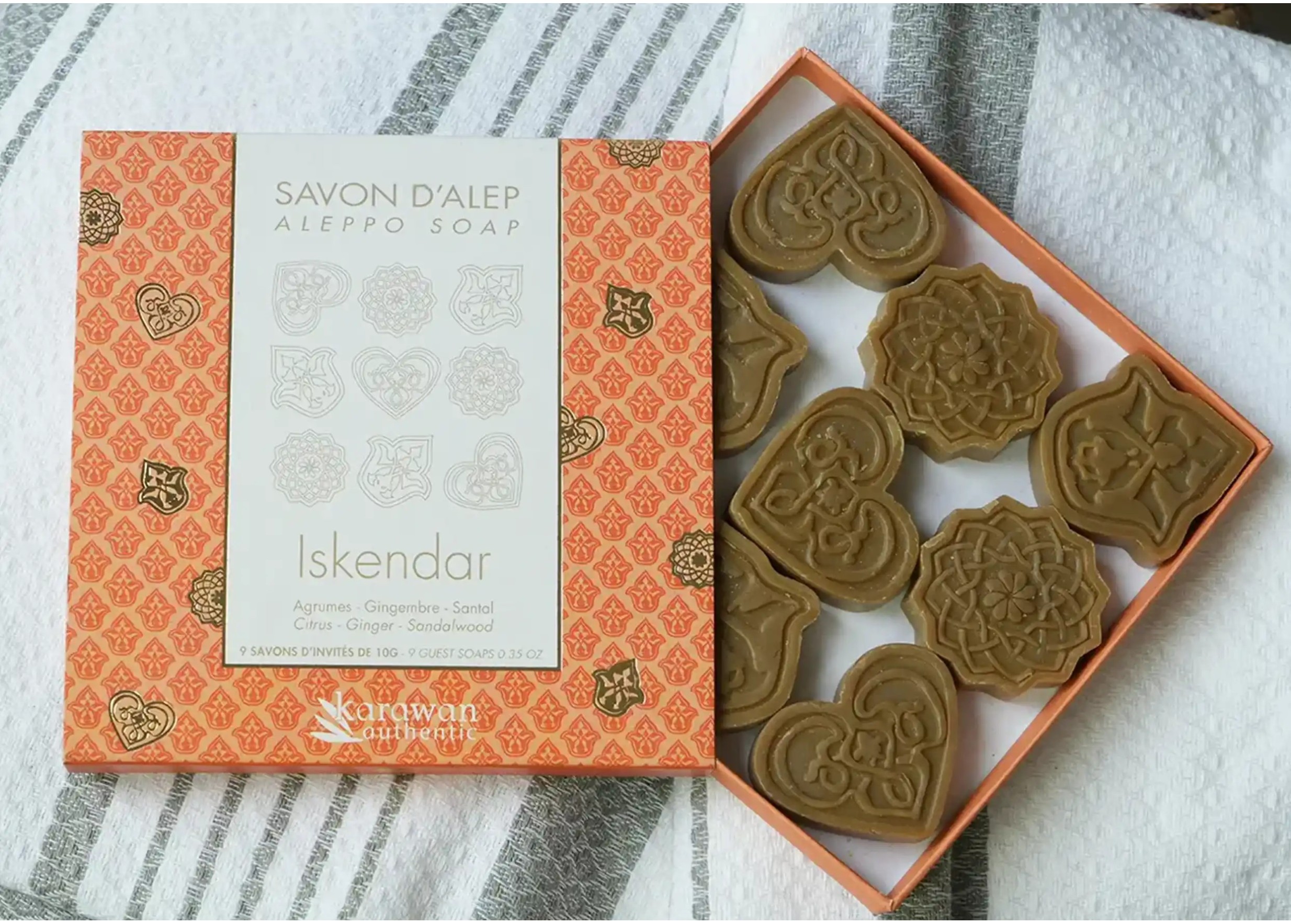 Coffret ouvert de 9 savons d'Alep d'invités, parfumés aux senteurs d'agrumes