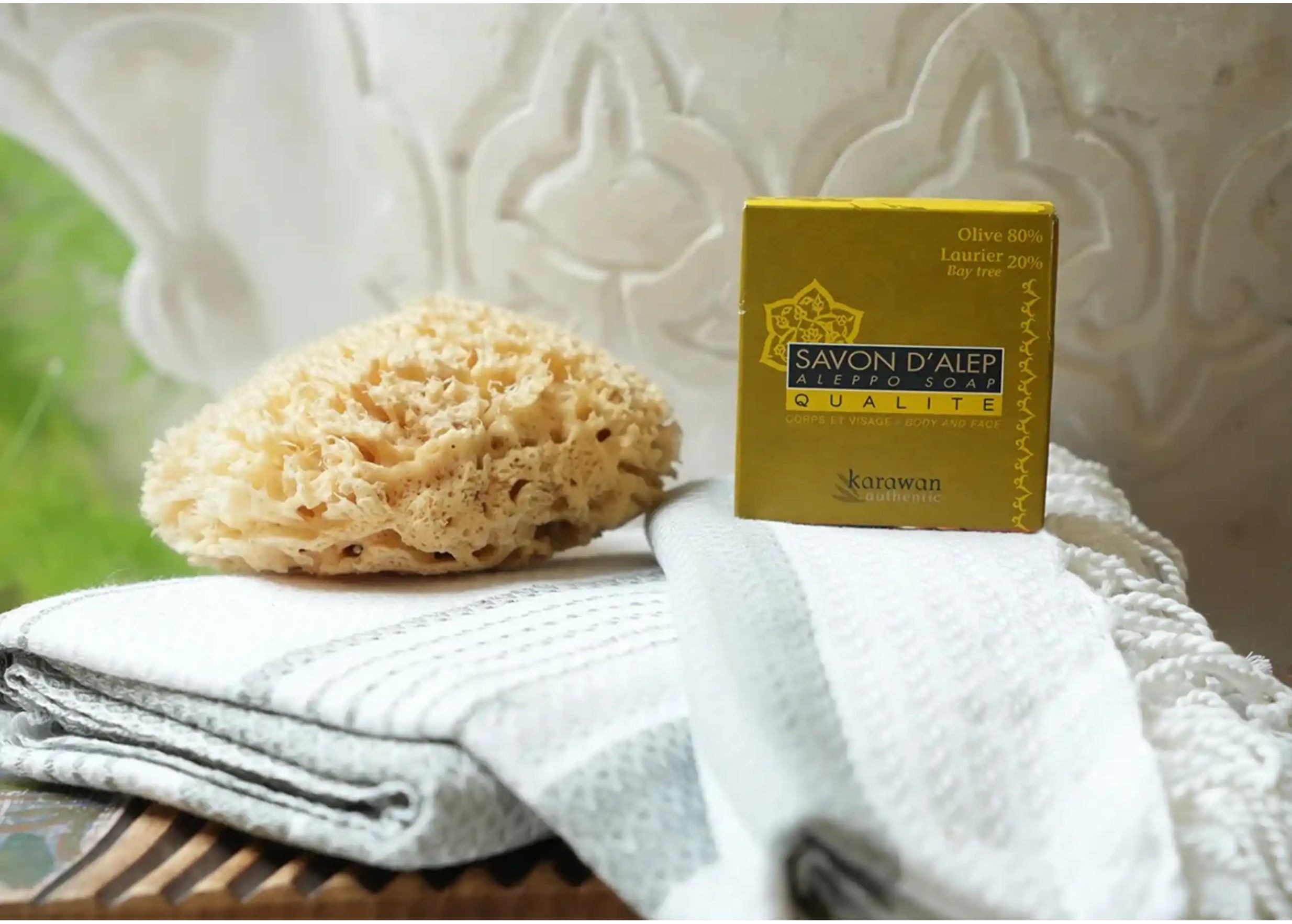 Aleppo soap with 20% laurel oil and natural sea sponge