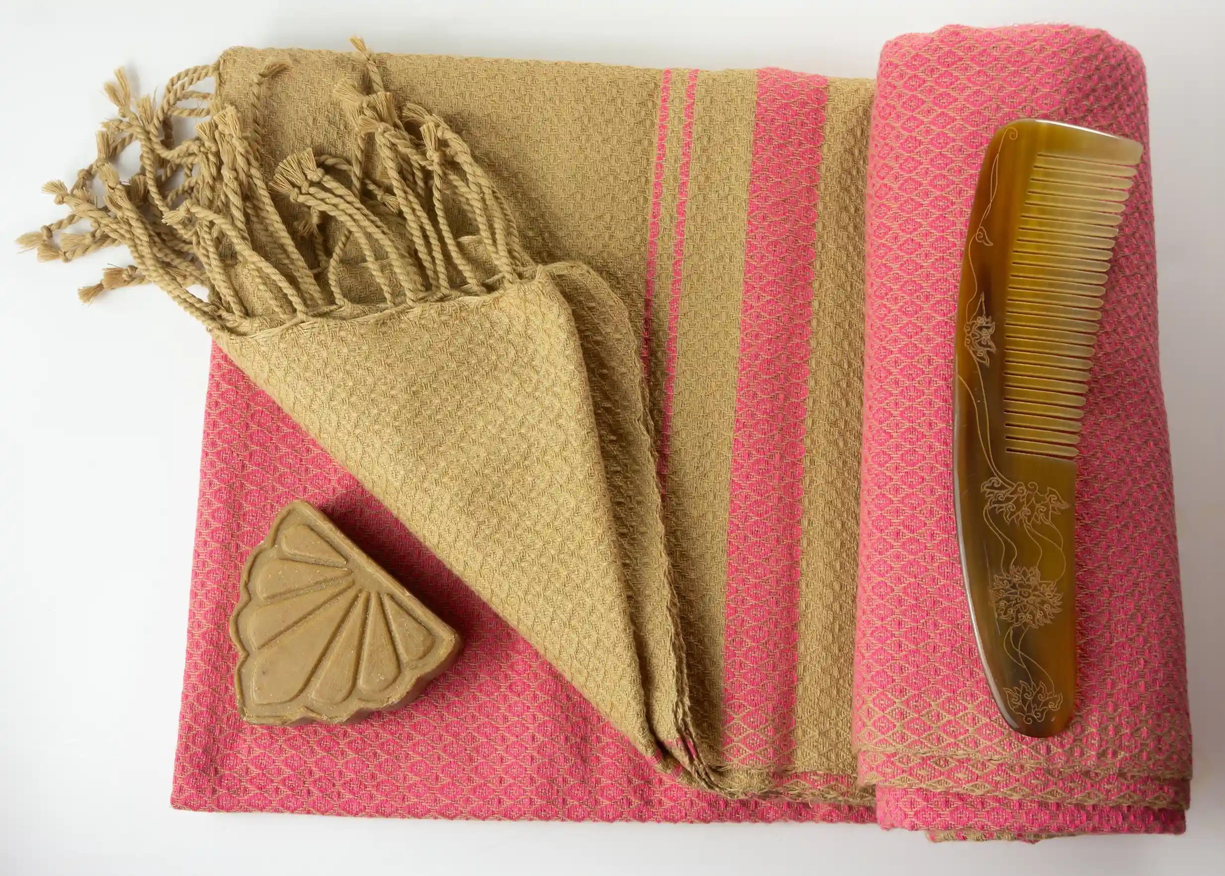 Indian pink coloured fouta from the Sand collection, with Aleppo soap