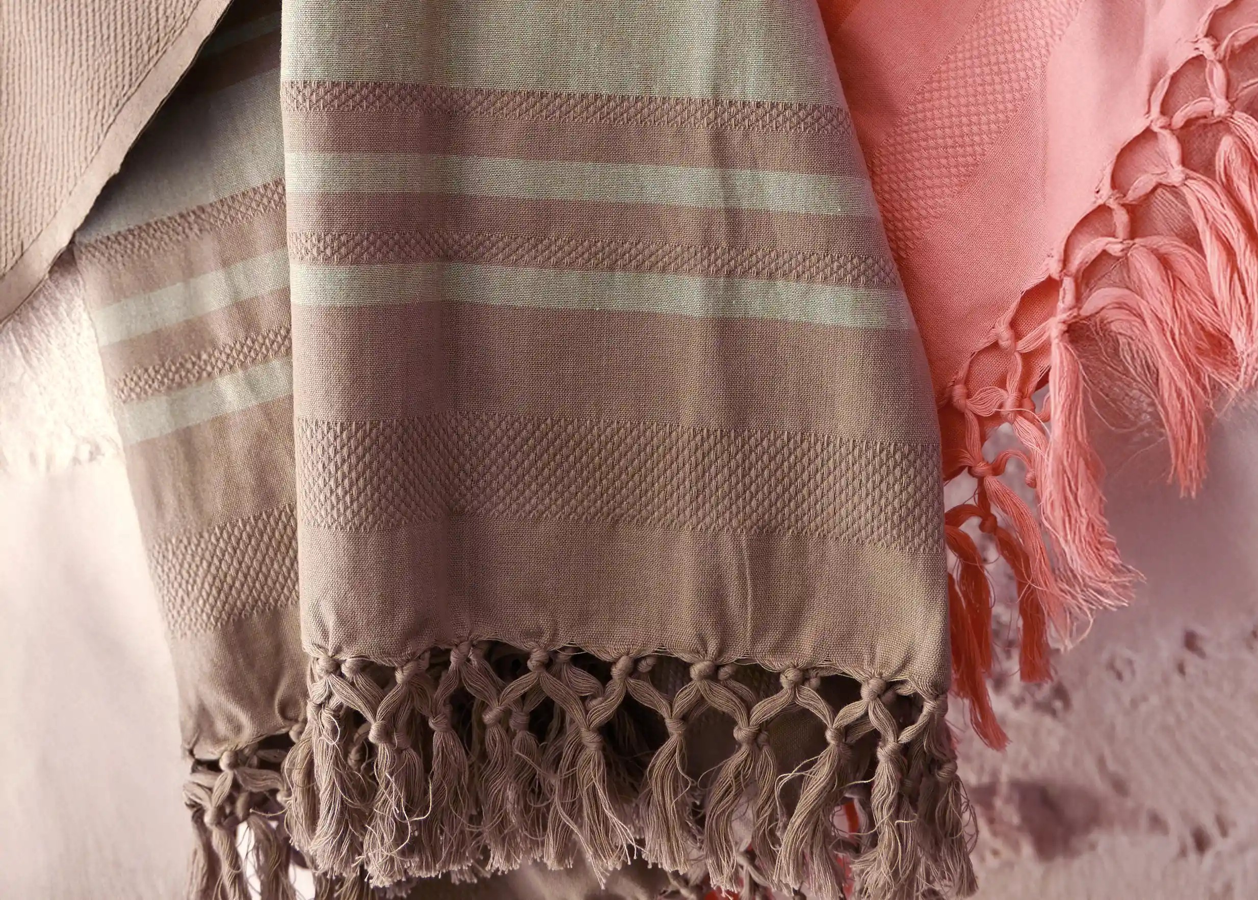 Foutas en coton bio de la collection Garden, coloris Earth et Coral