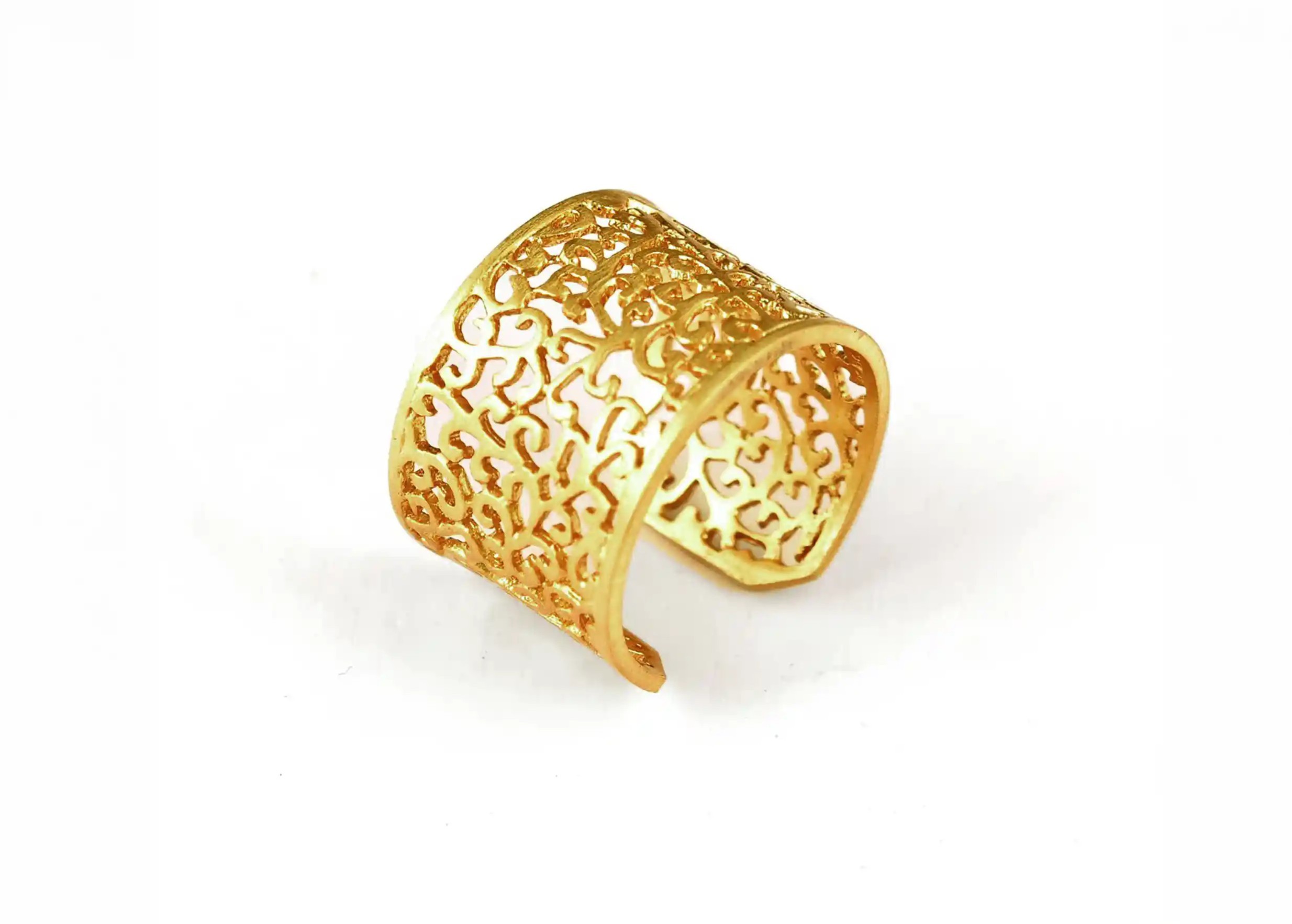 Adjustable gilded-plated brass ring from the Secret Garden collection by Karawan, packshot photo