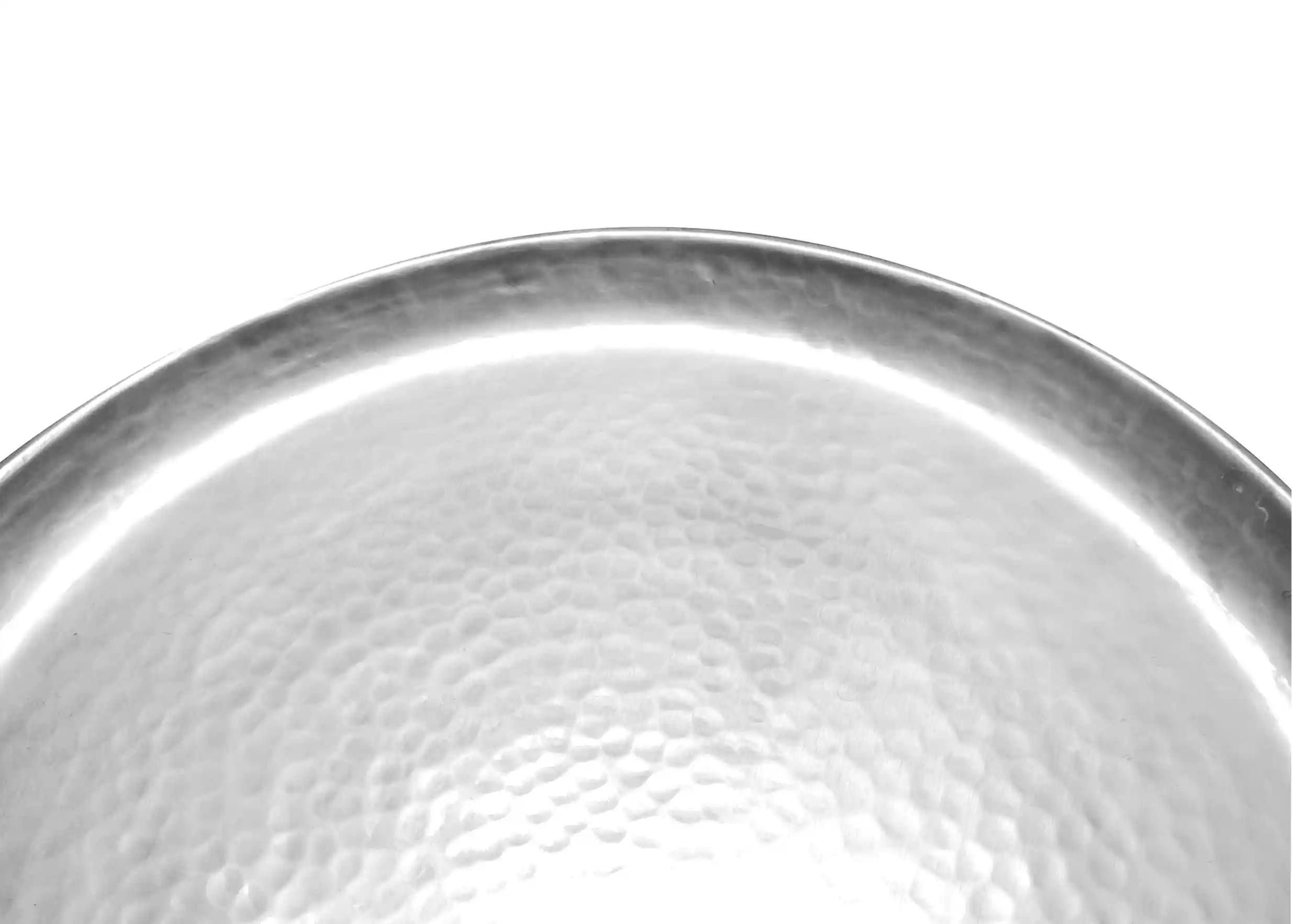 Zoom on the silver and hammered Konya tray on a white background, Karawan authentic inscription