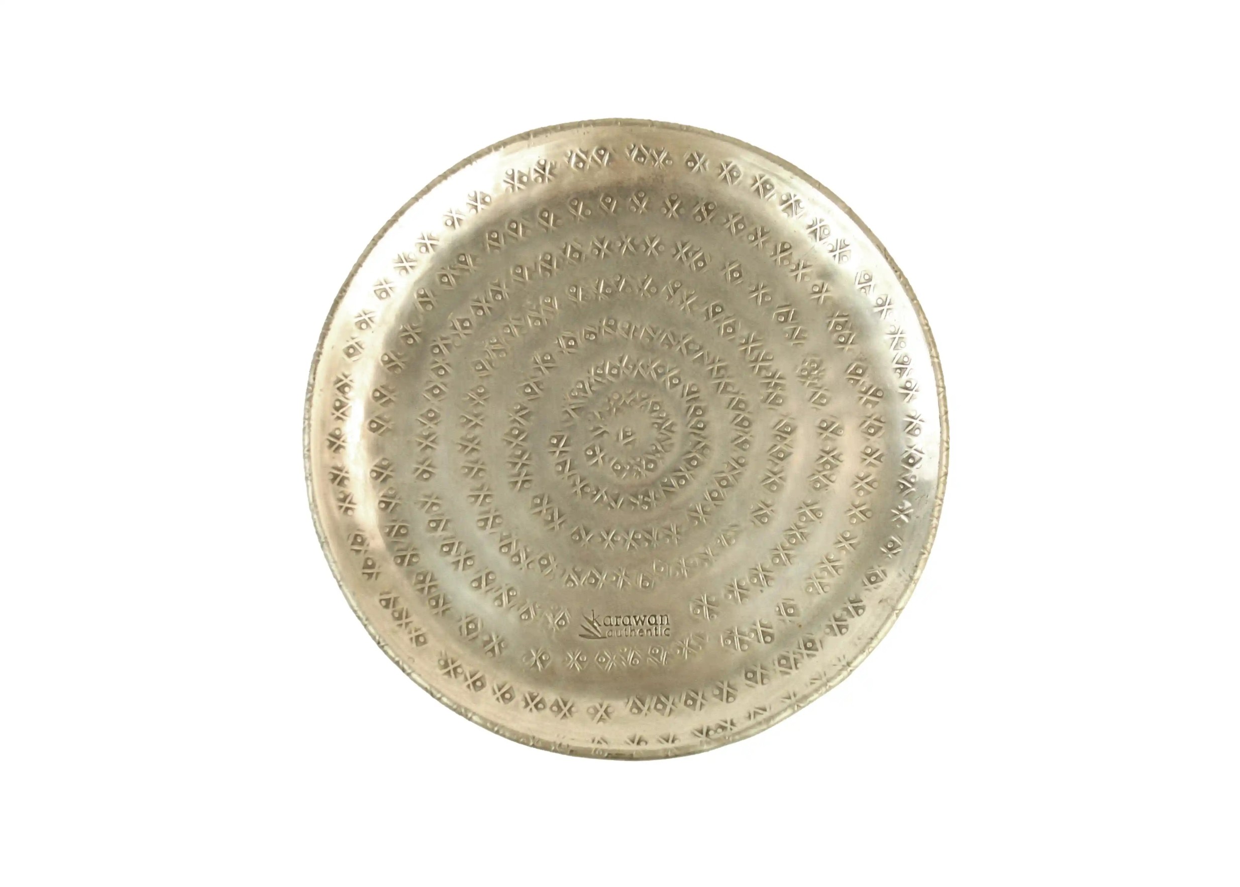 XS dish in hammered silver-plated brass with Palmyr engraving, photo taken against a white background