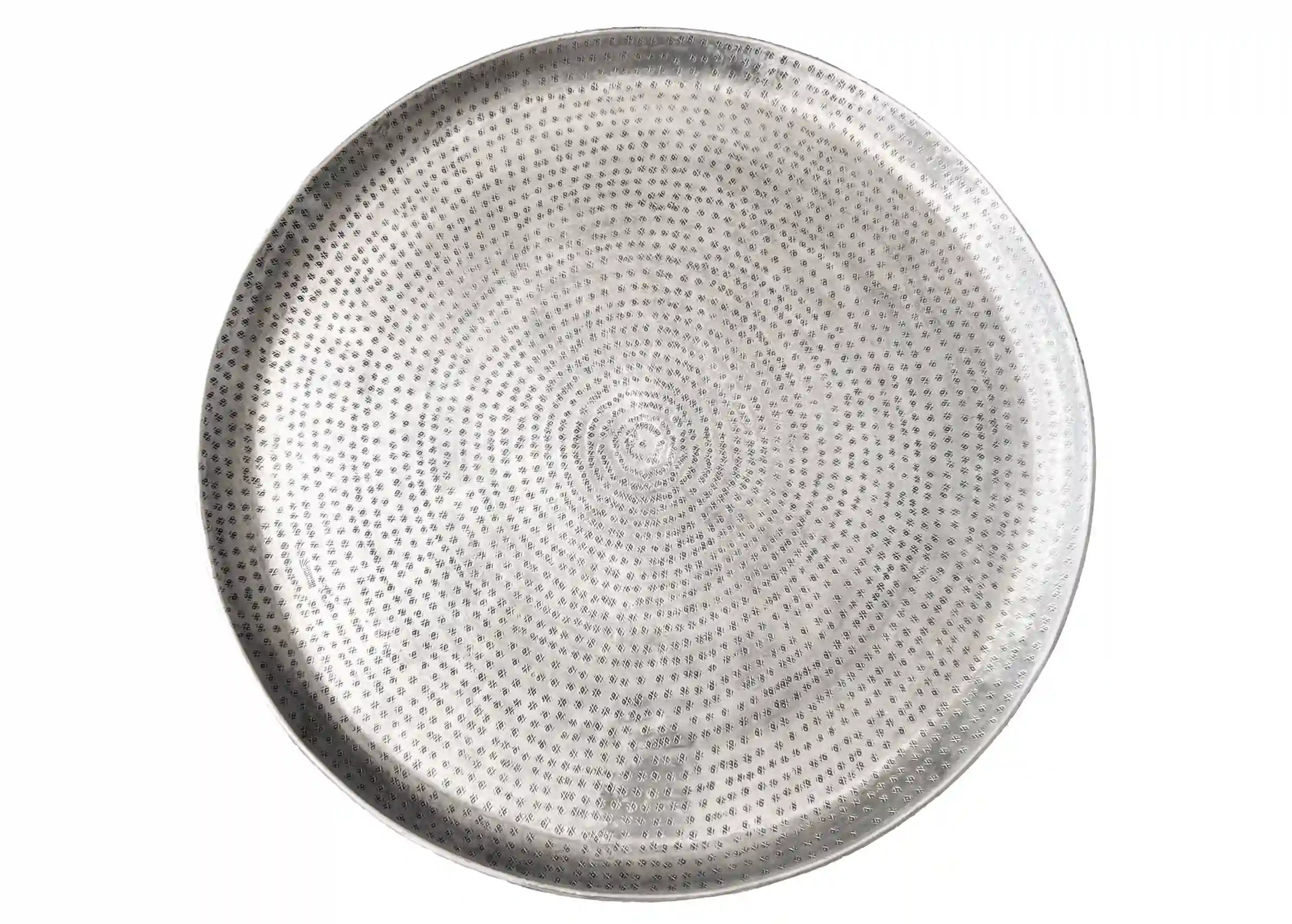 Plateau de taille XL en laiton argenté martelé et gravé Palmyr, photo prise sur fond blanc