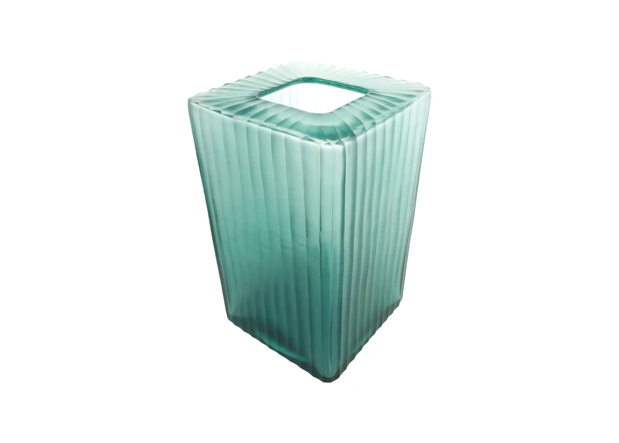 Vase modèle M Aqua Cube en verre soufflé et recyclé, photo sur fond blanc prise de haut