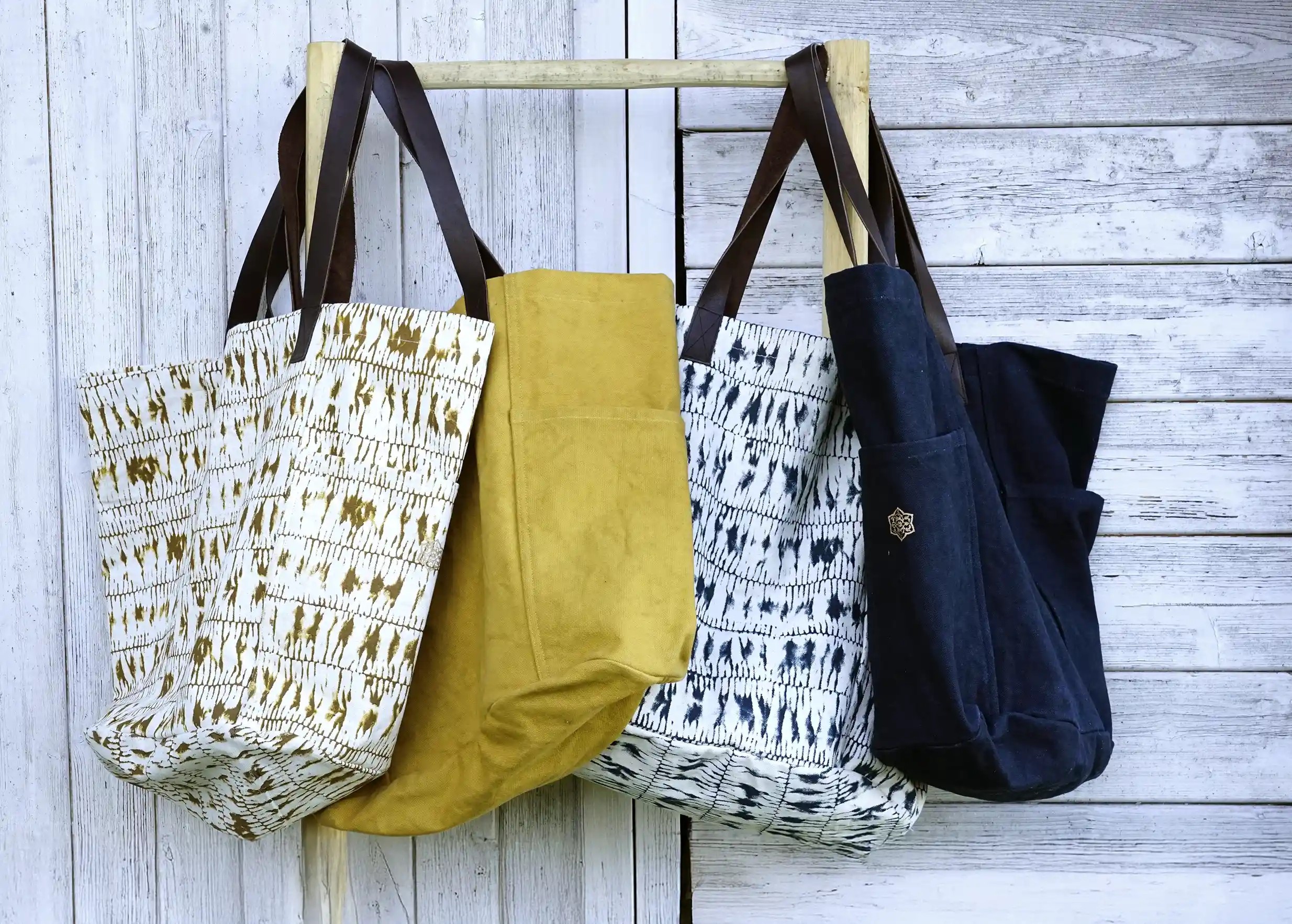Bag set from the Shade collection, saffron and indigo colours, with or without patterns, by Karawan
