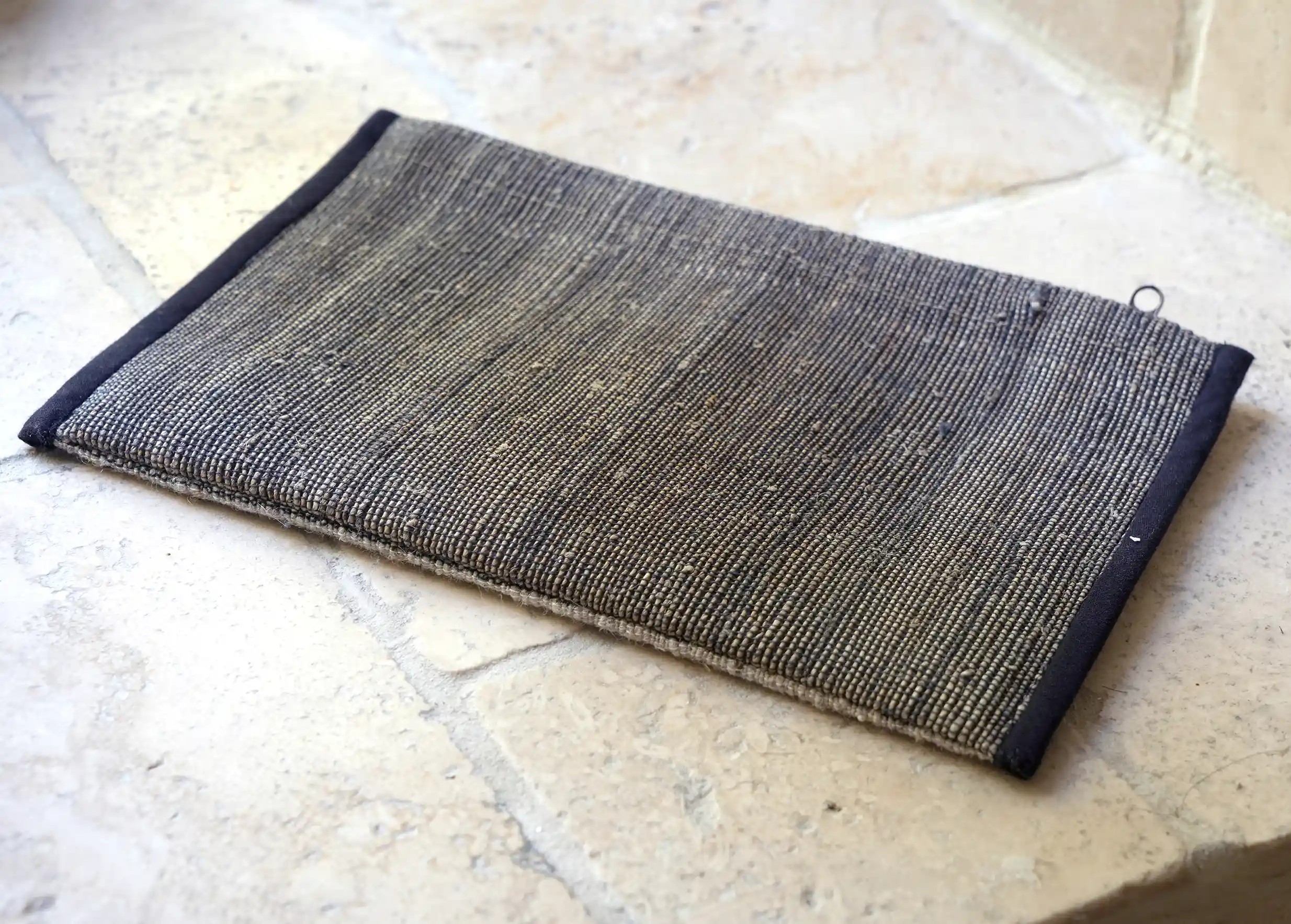 Pochette zip  en ortie de l'Himalaya et chanvre.