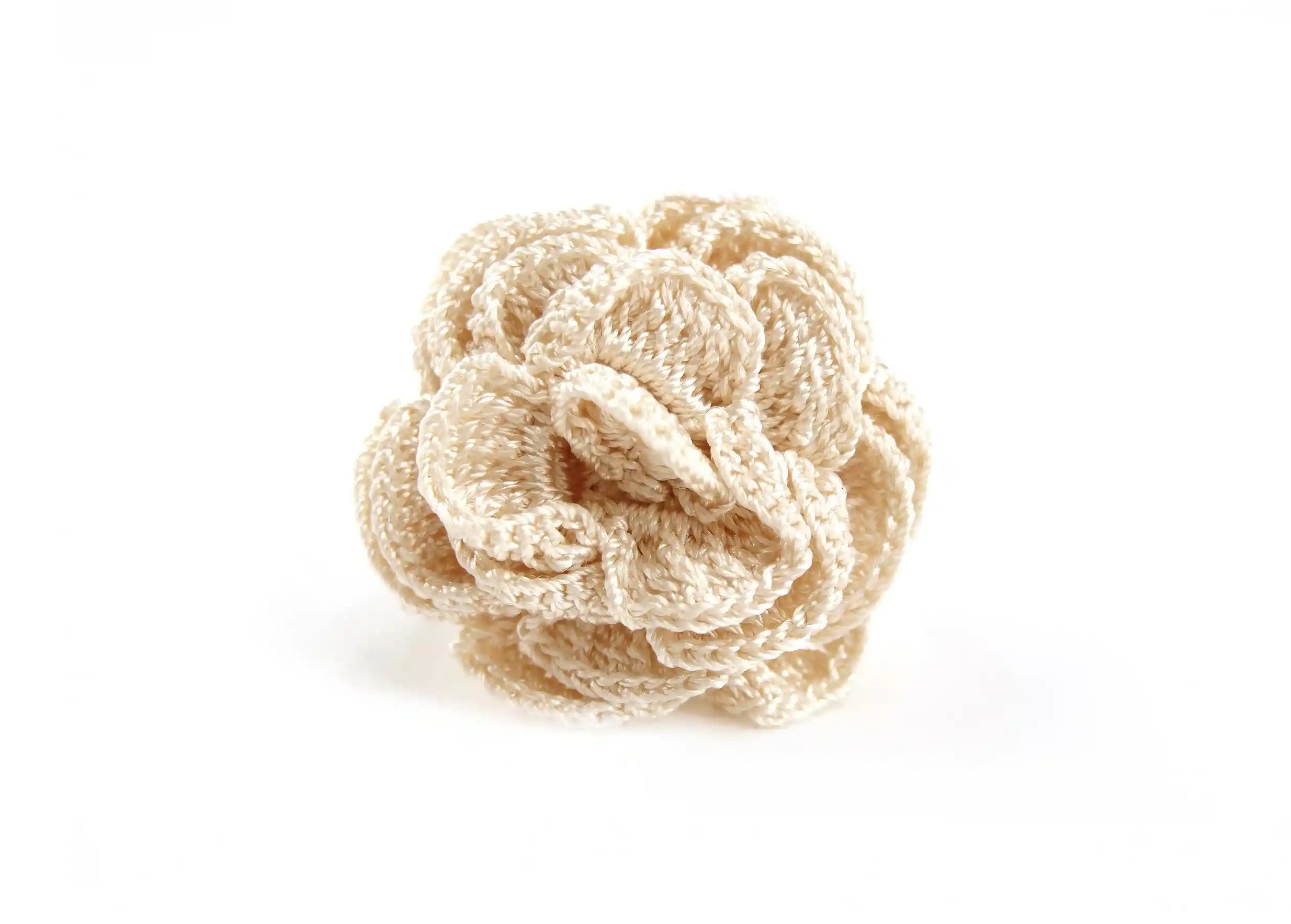 Beklis lace ring in cream beige colour, front view, twisted floral design