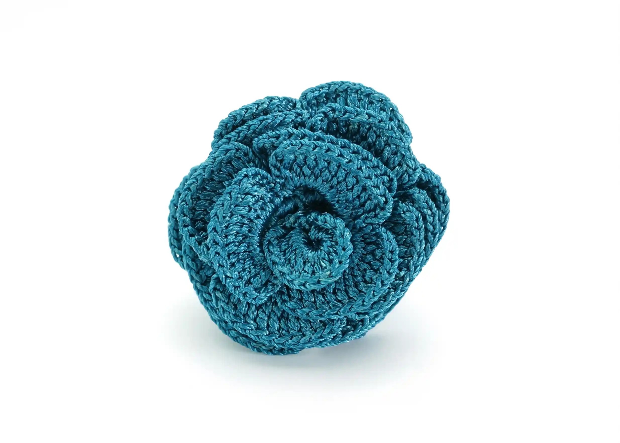 Beklis lace ring in lagoon colour, front view, twisted floral design