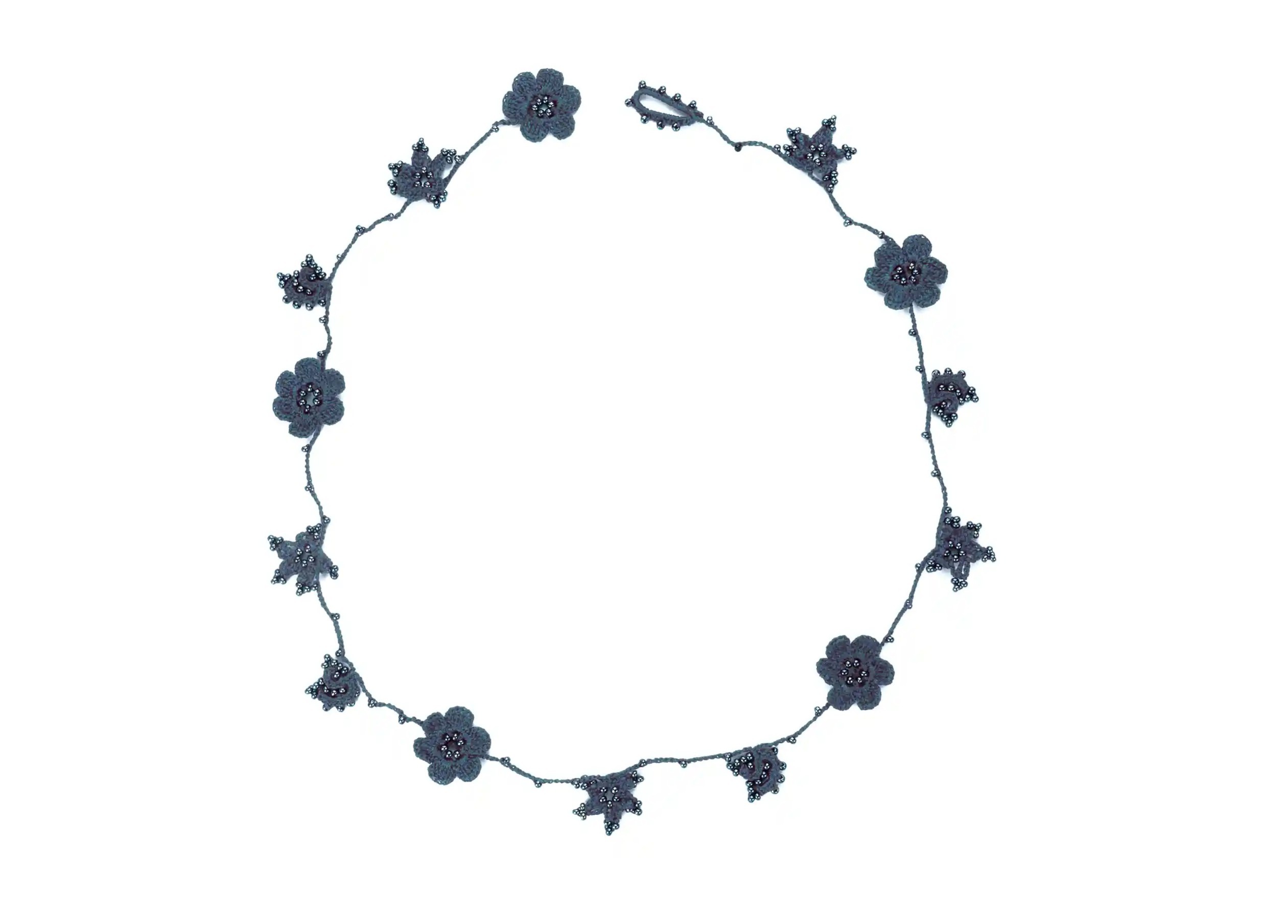 Midnight blue choker from the Crystal range, delicate lace thread, designed like a necklace