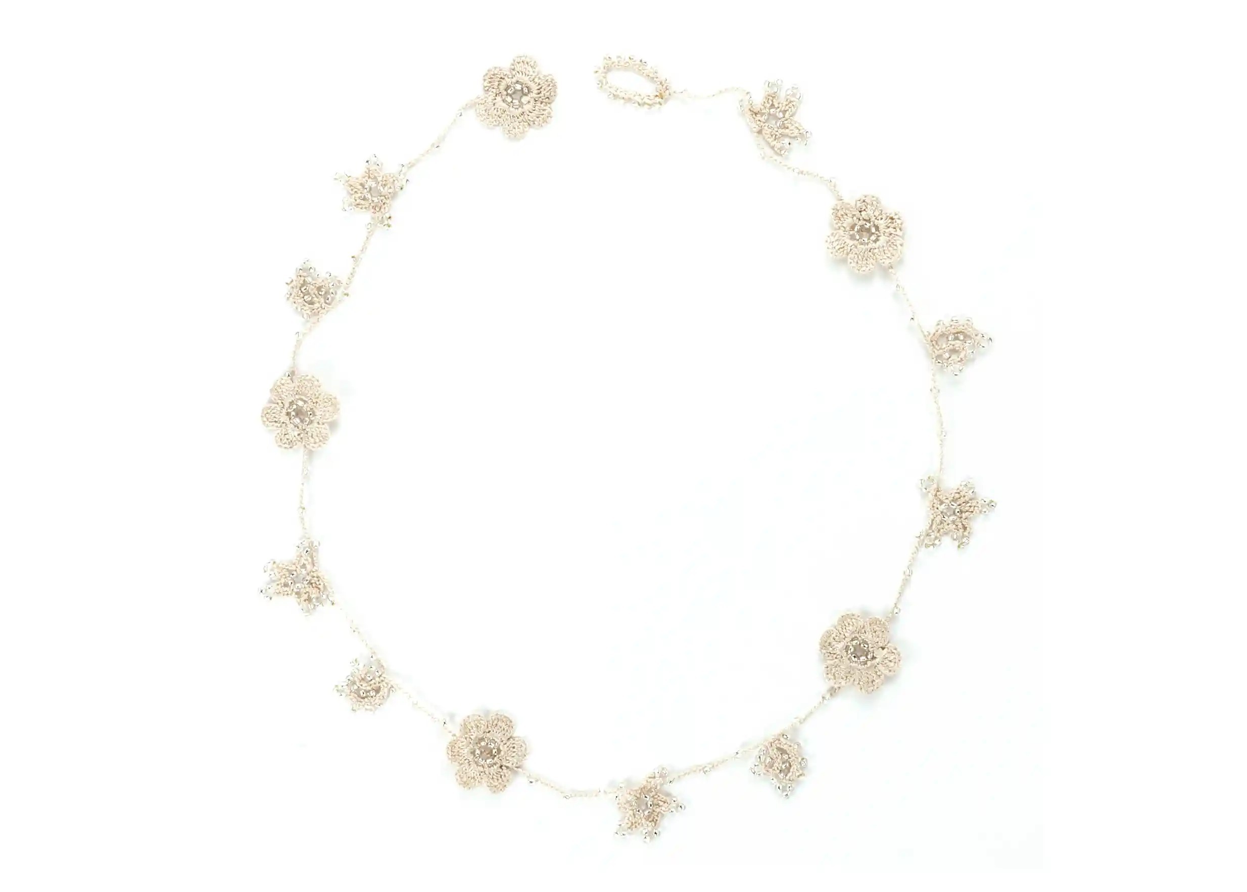 Ivory-coloured Crystal lace choker, designed like a necklace