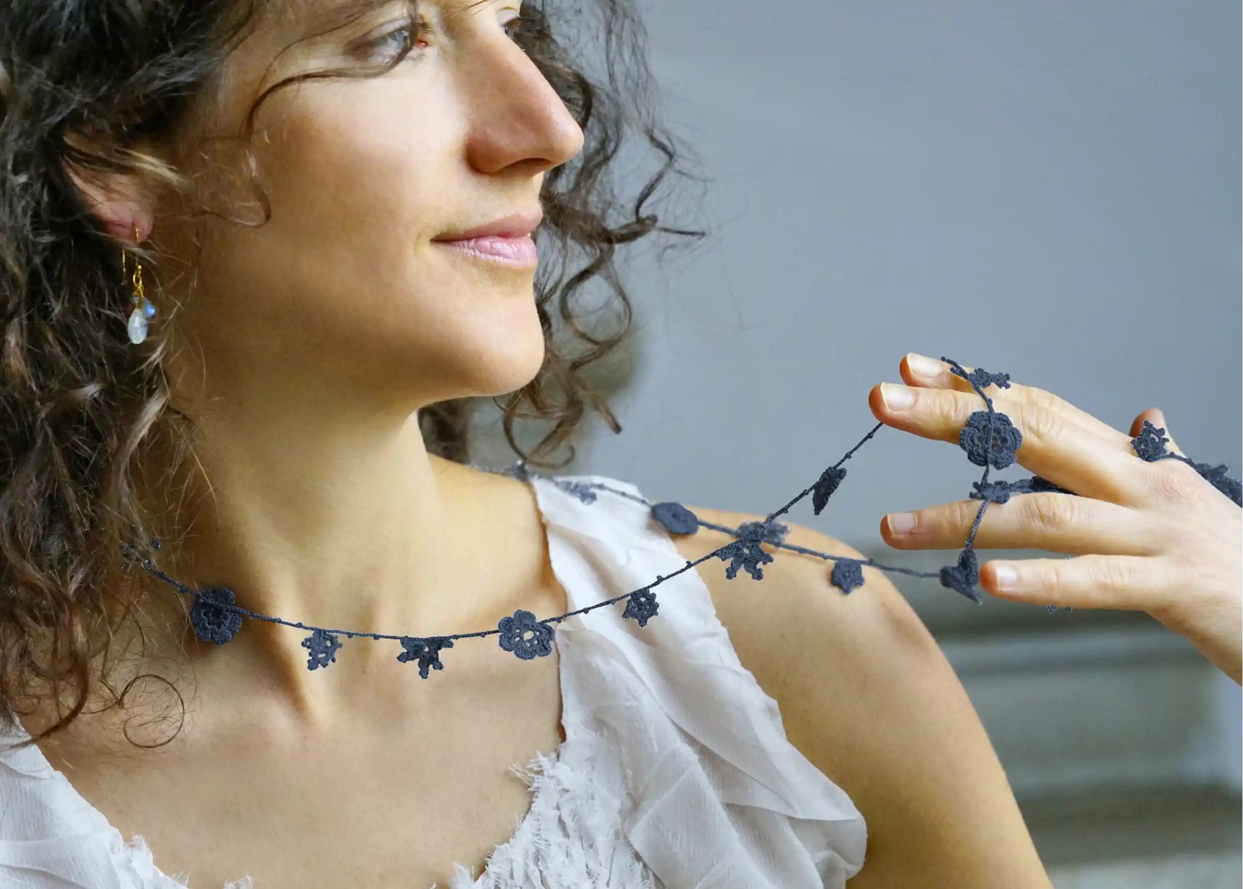 Sautoir dentelle en fil et perles, collection Crystal