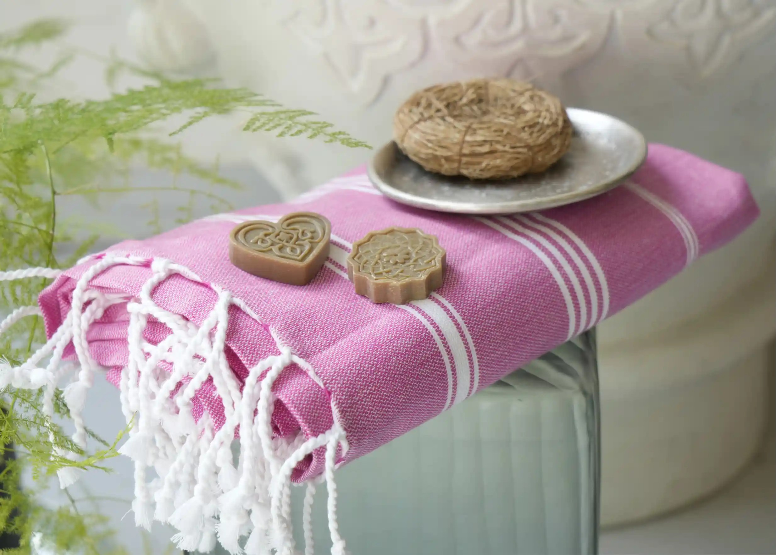Fouta rose fushia en coton bio, collection Hammam Fouta rose fushia en coton bio, collection Hammam