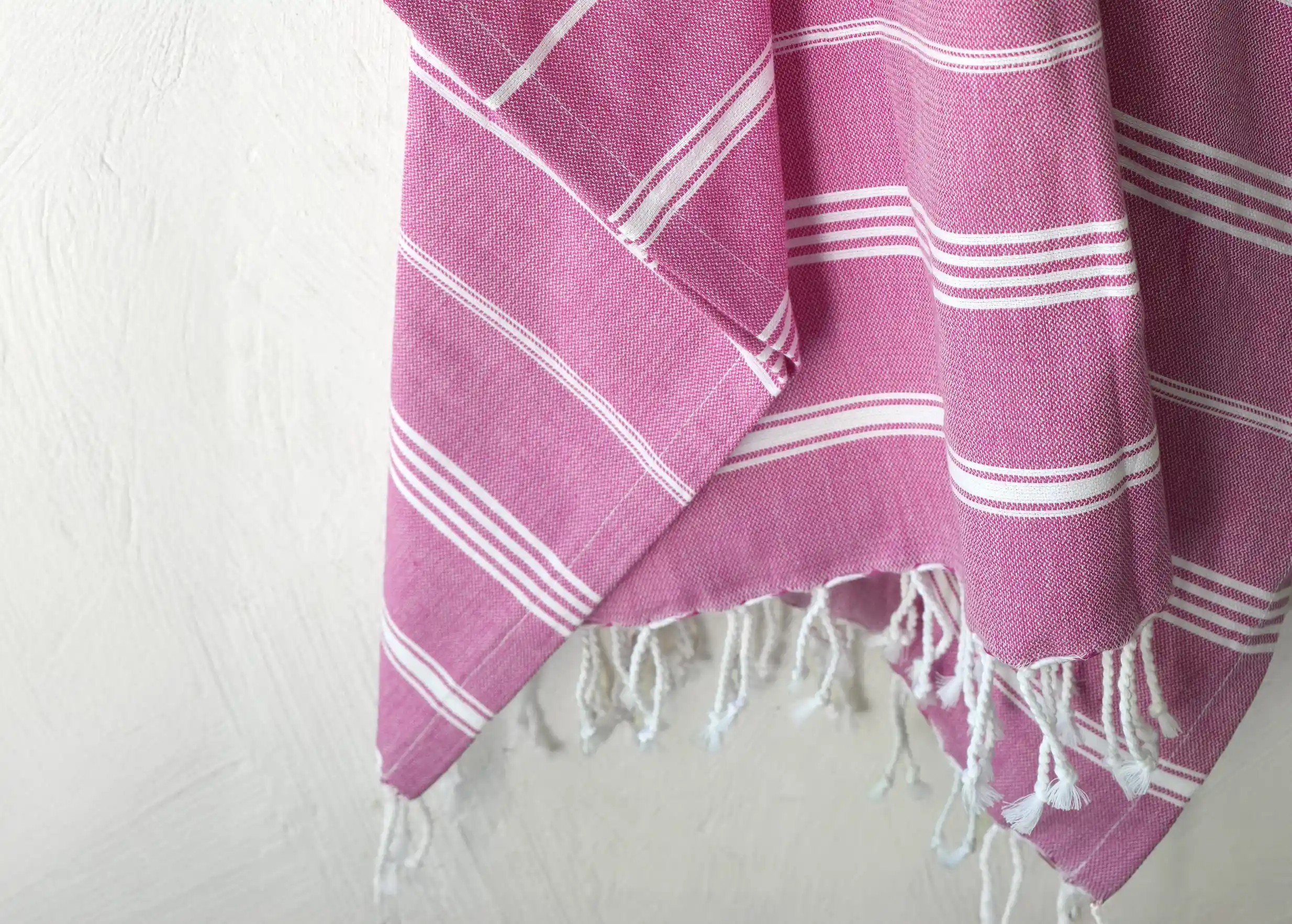 Fouta rose fushia en coton bio, collection Hammam Fouta rose fushia en coton bio, collection Hammam
