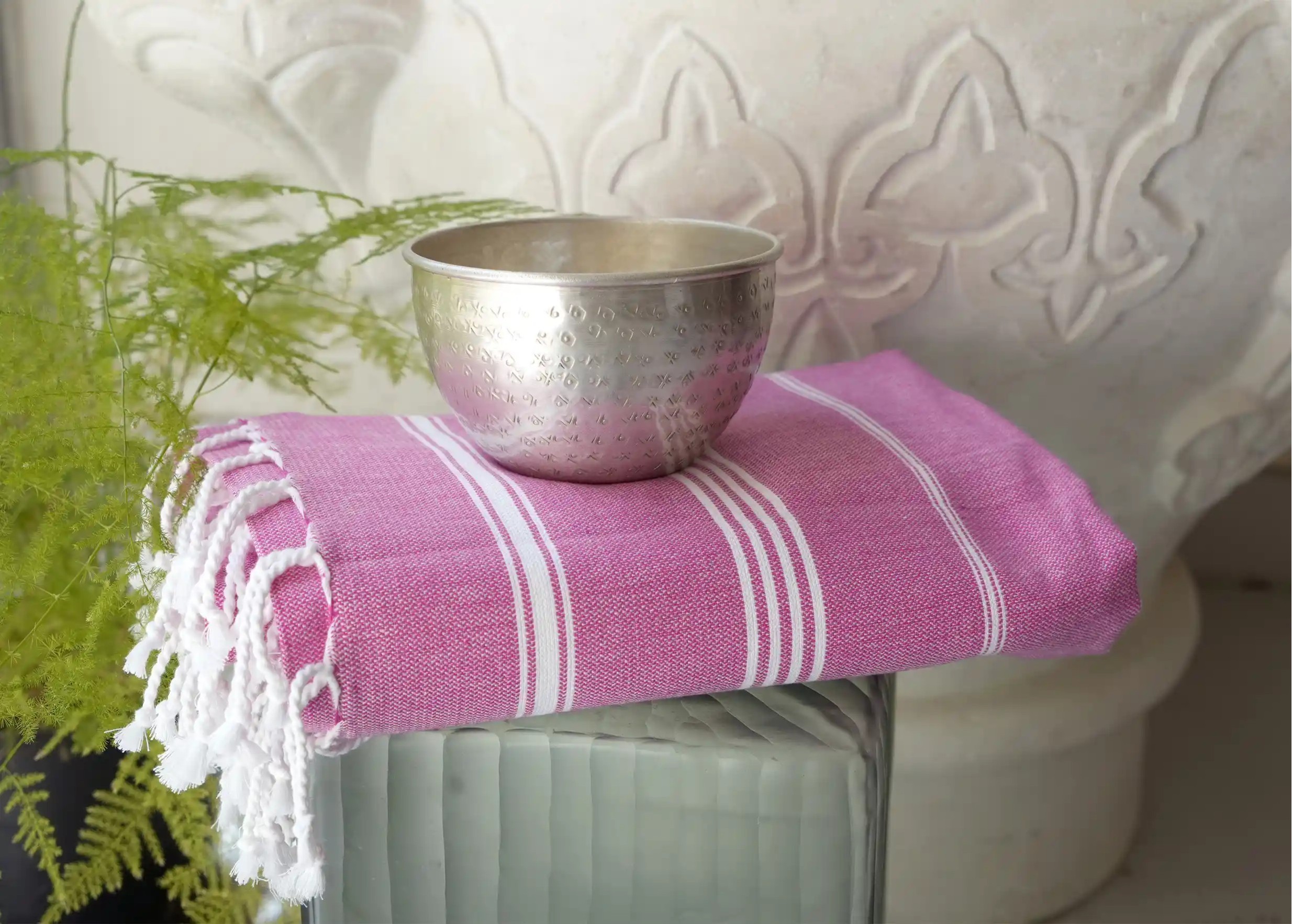 Fouta rose fushia en coton bio, collection Hammam Fouta rose fushia en coton bio, collection Hammam