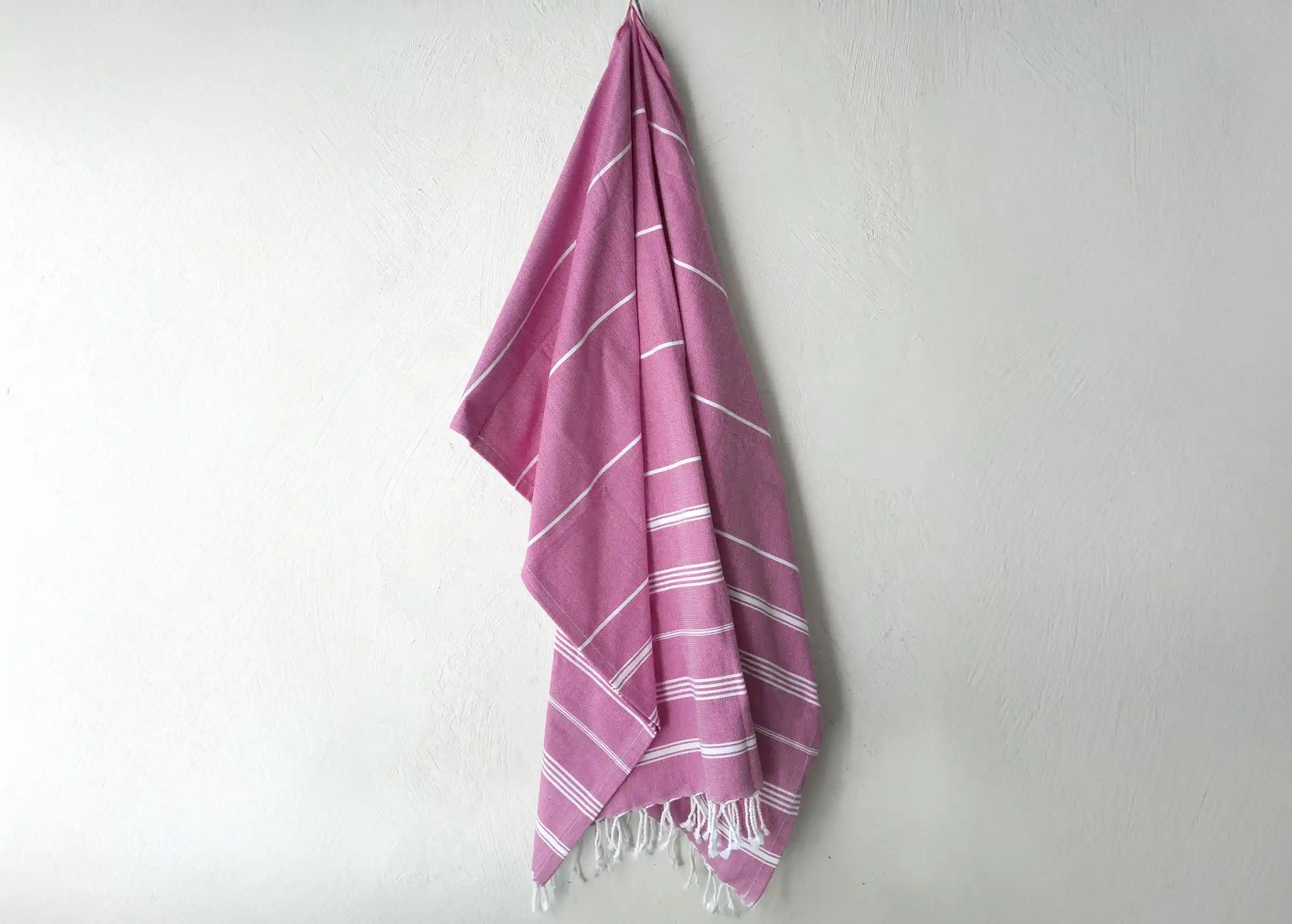 Fouta rose fushia en coton bio, collection Hammam Fouta rose fushia en coton bio, collection Hammam