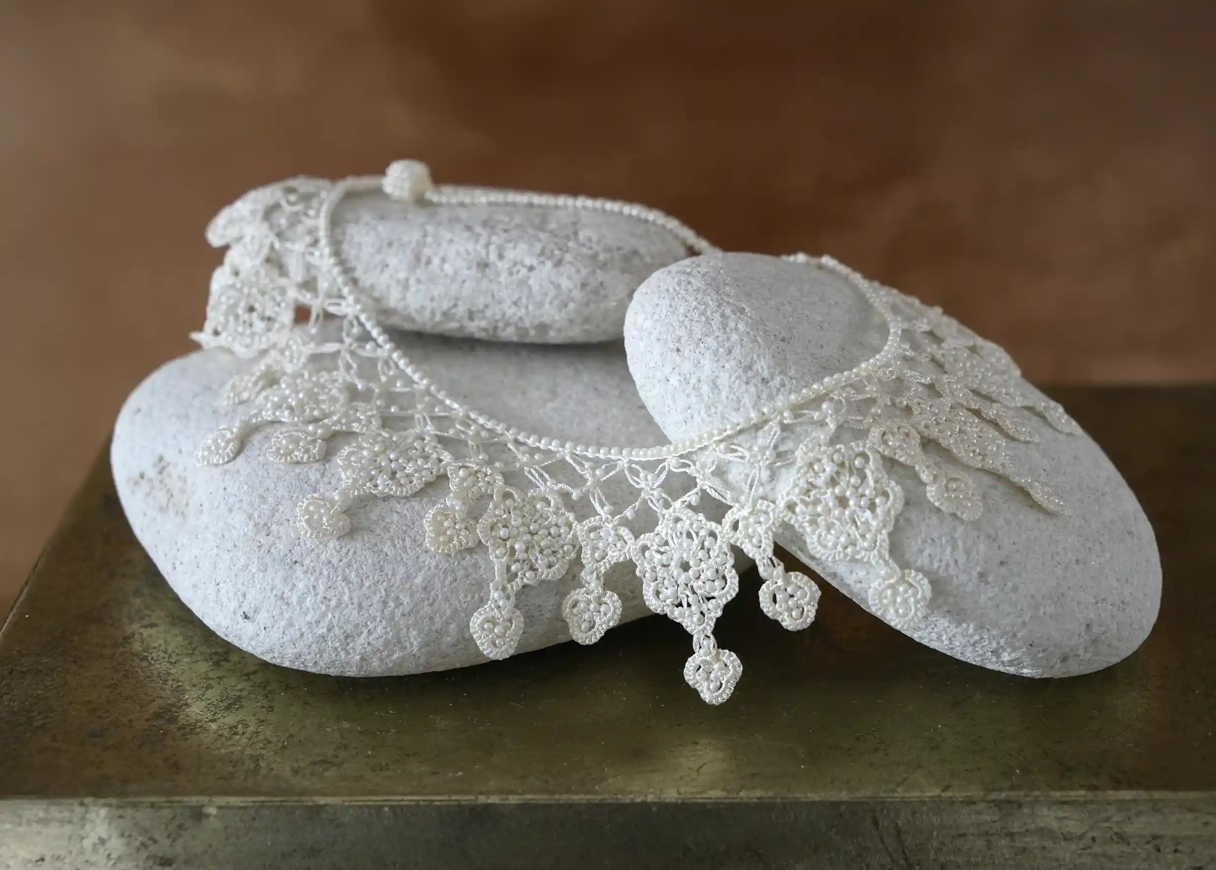 Sonya lace necklace by Karawan, in ivory