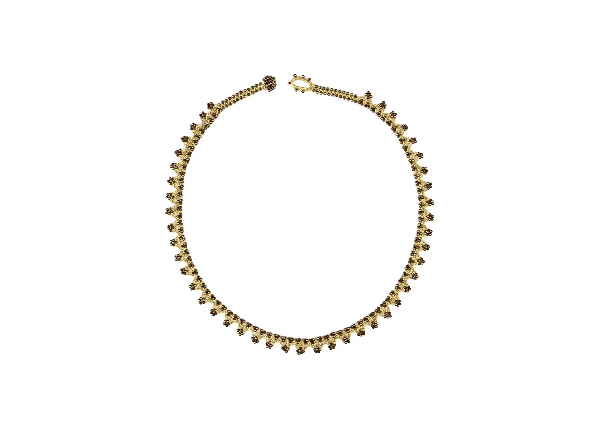 Collier 'Liana' coloris beige, or et cuivre de la marque Karawan authentic, photo prise sur fond blanc