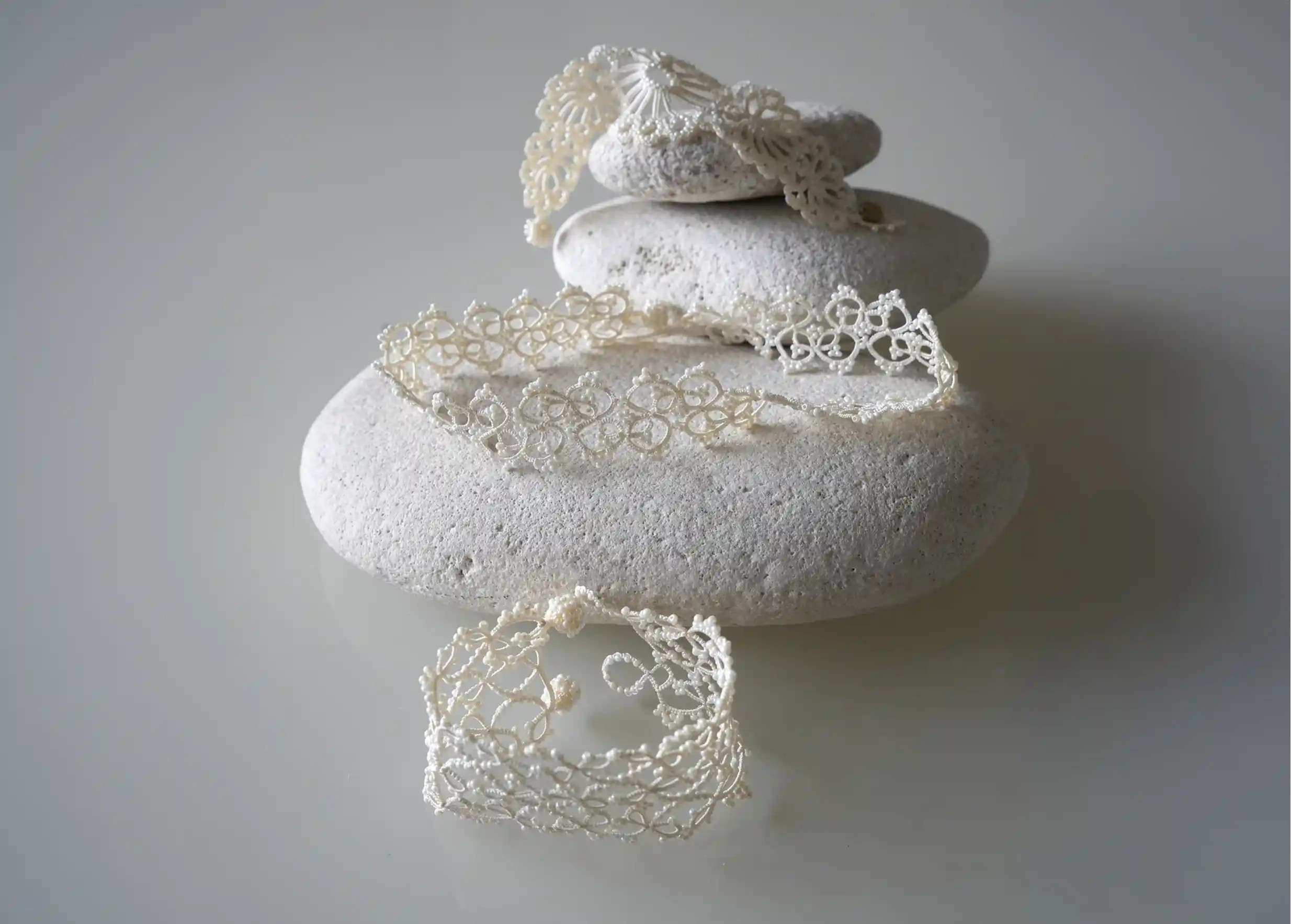 Lace jewellery set by Karawan Authentic